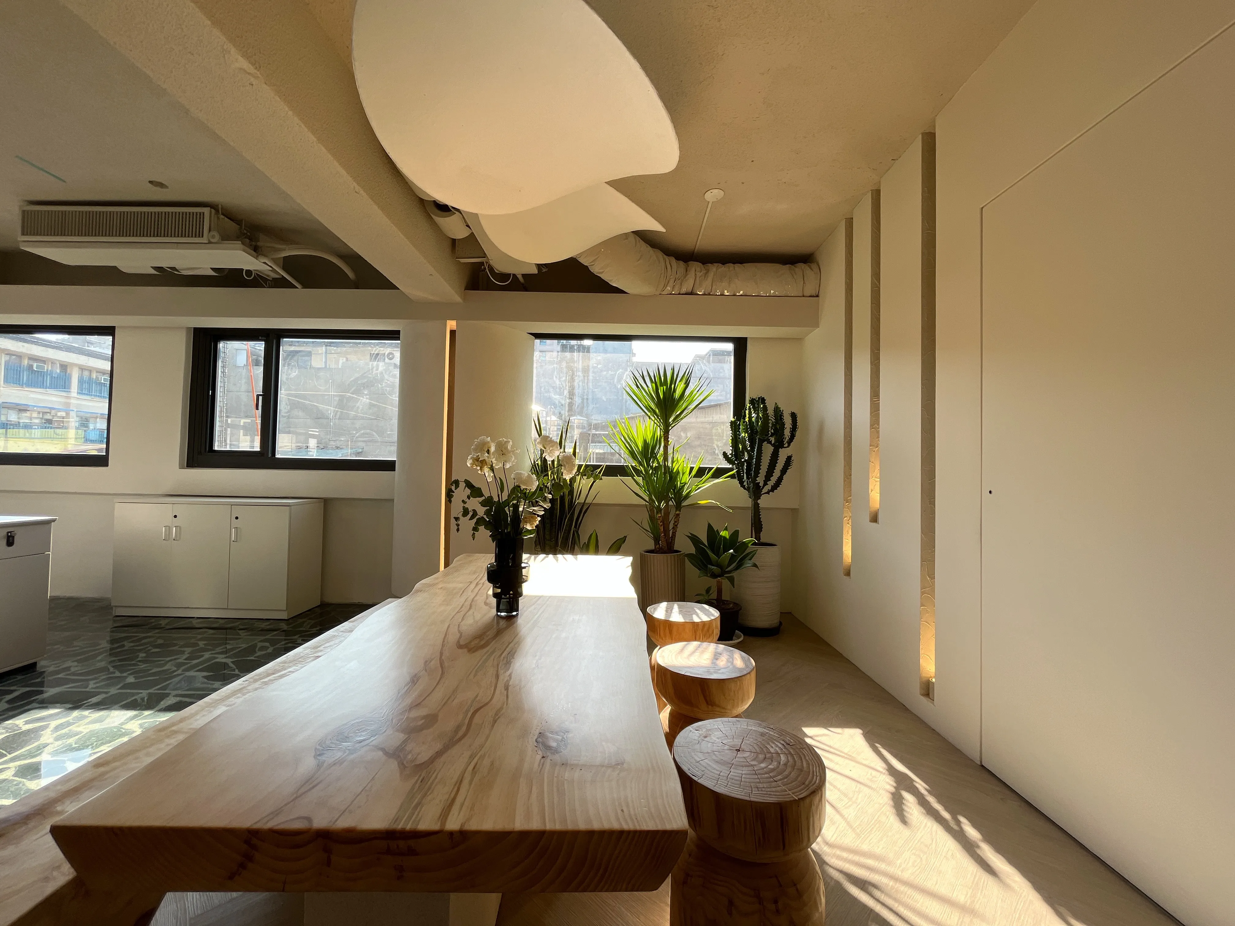 長安東路 · interior